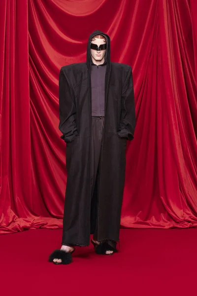 Look 24